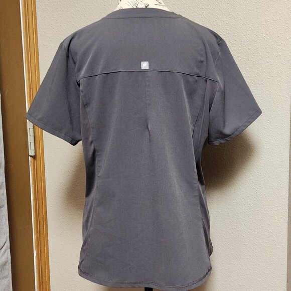 FABLETICS Method 2-Pocket Scrub Top - Large - Picture 4 of 6
